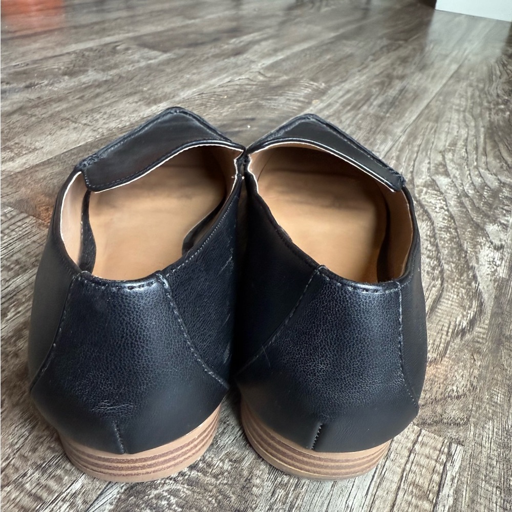 DV by Dolce Vita Black Pointed Toe Leather Flats - Picture 6 of 8